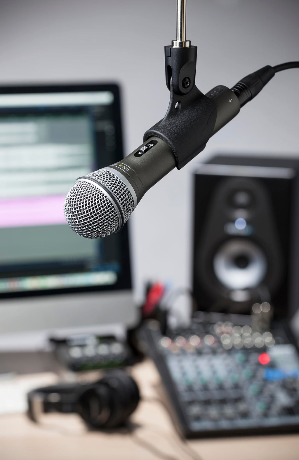 SAMSON Q2U Dynamic USB/XLR Microphone